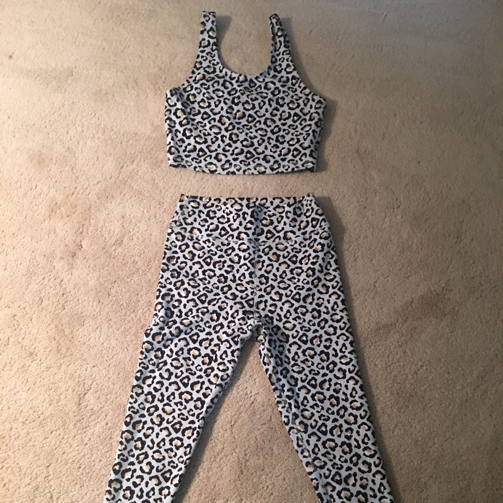 COPY - THE UPSIDE beautiful workout set!!!